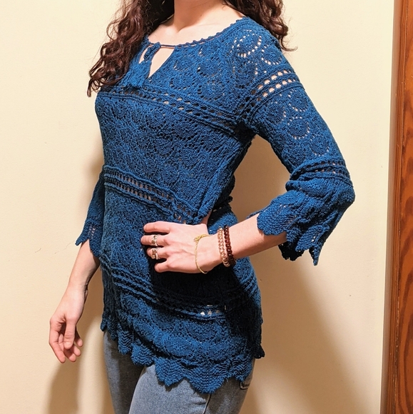 Lucky Brand blue crochet knit 3/4 length sleeve boho top - size small - Picture 3 of 4